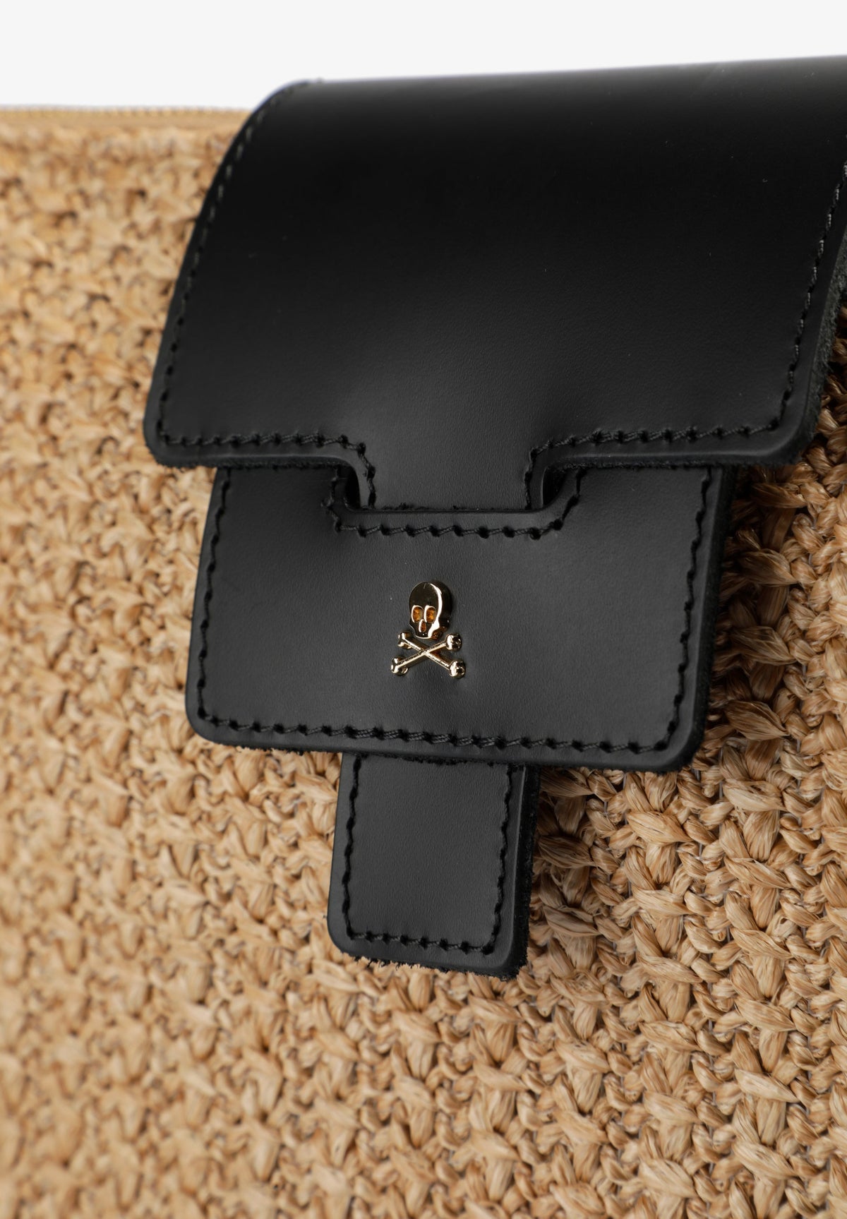 BRAIDED BAG WITH LEATHER DETAILS