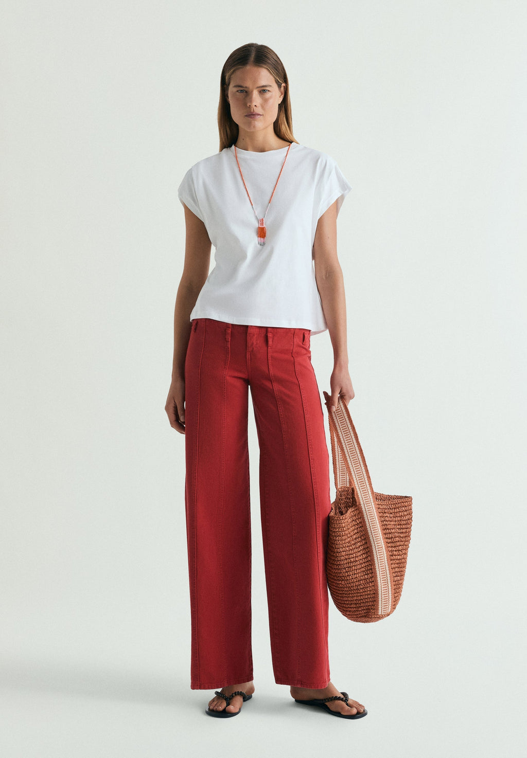 SHORT SLEEVE T-SHIRT WITH PENDANT