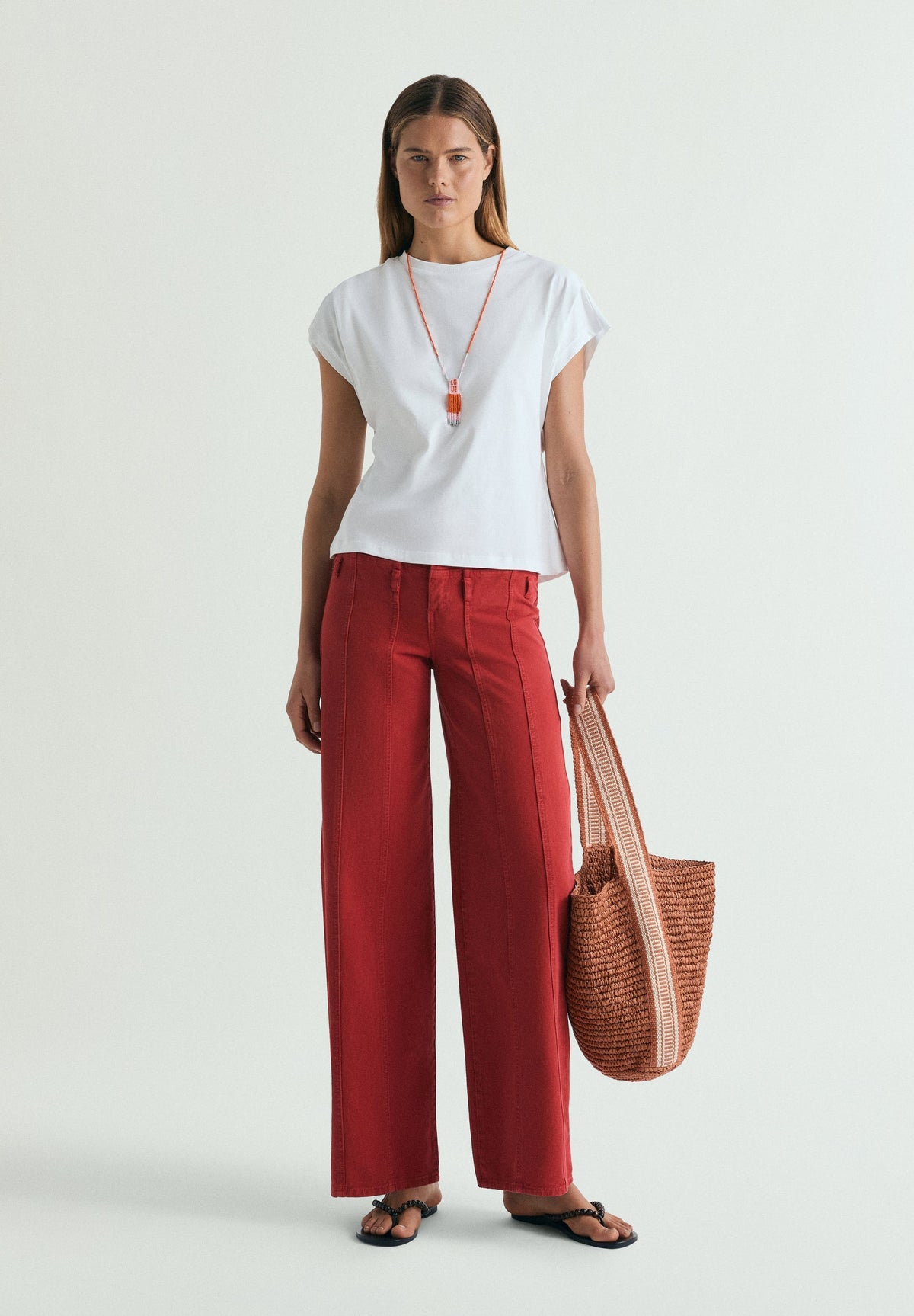 SHORT SLEEVE T-SHIRT WITH PENDANT