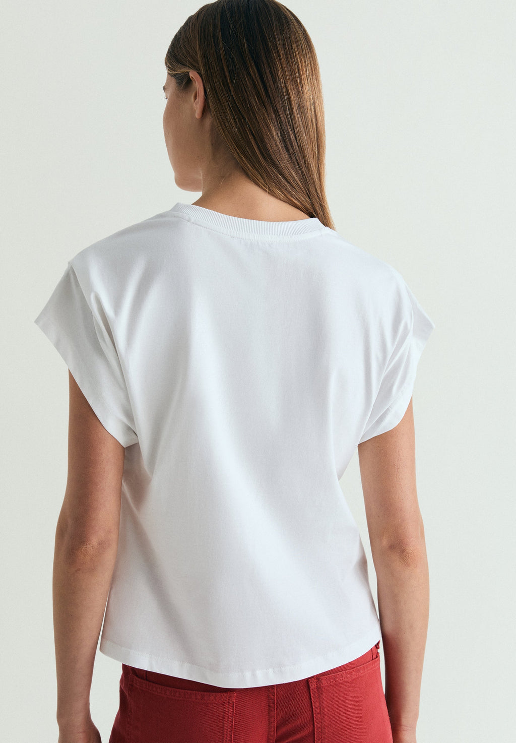 SHORT SLEEVE T-SHIRT WITH PENDANT