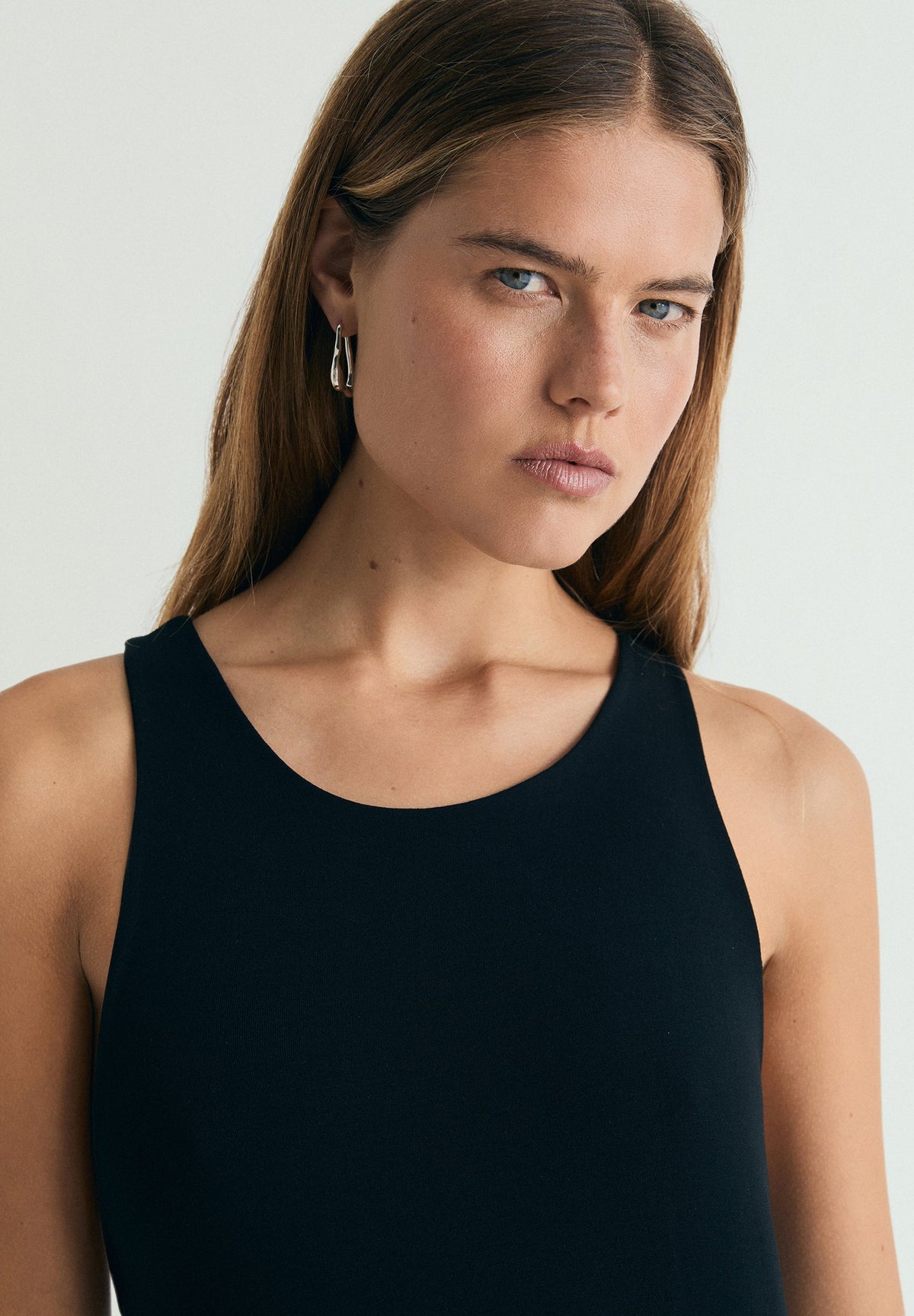DRESS WITH CROSSED BACK