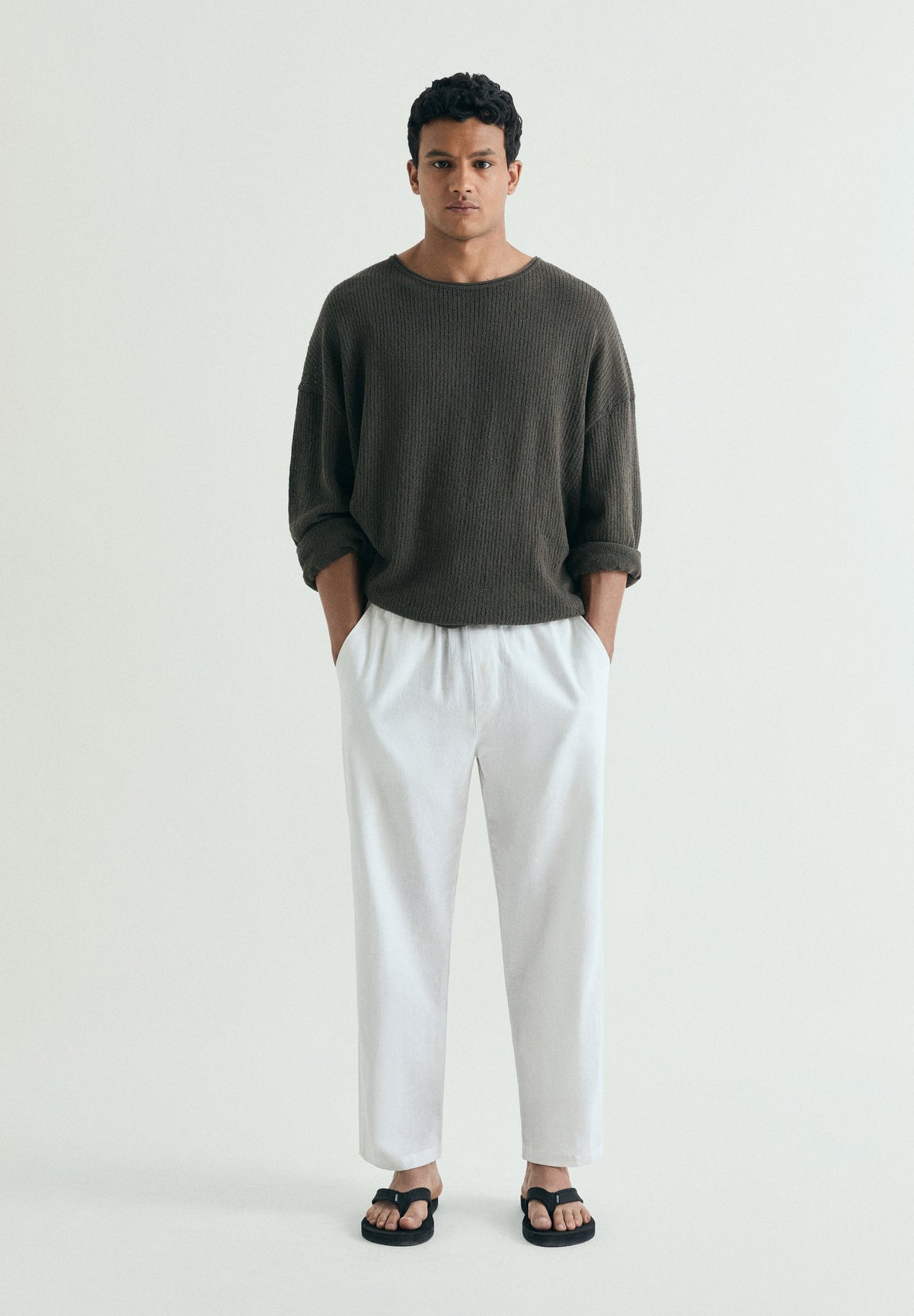 LIGHTWEIGHT COTTON KNIT SWEATER
