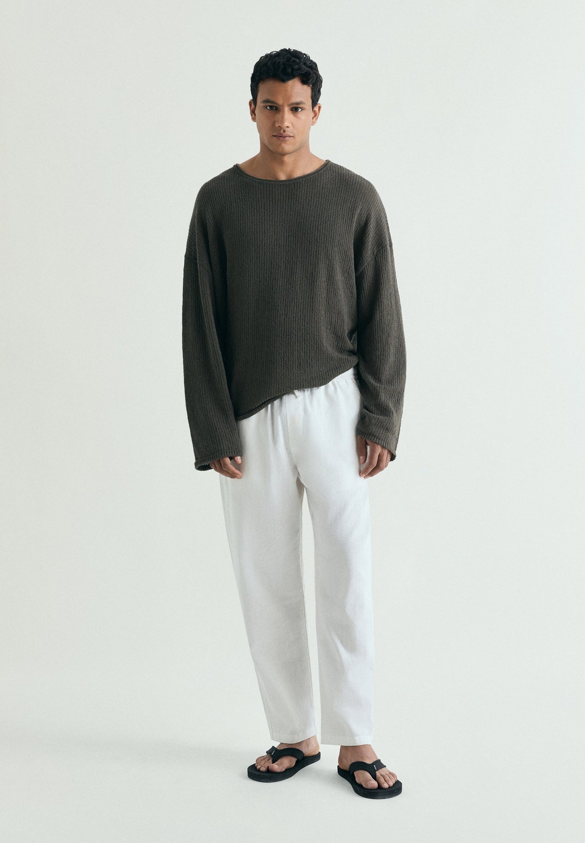 LIGHTWEIGHT COTTON KNIT SWEATER