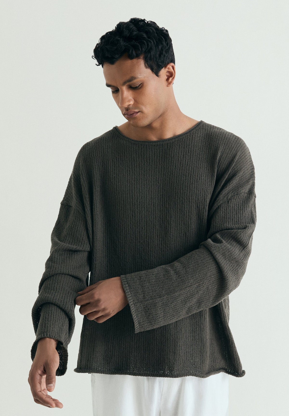 LIGHTWEIGHT COTTON KNIT SWEATER