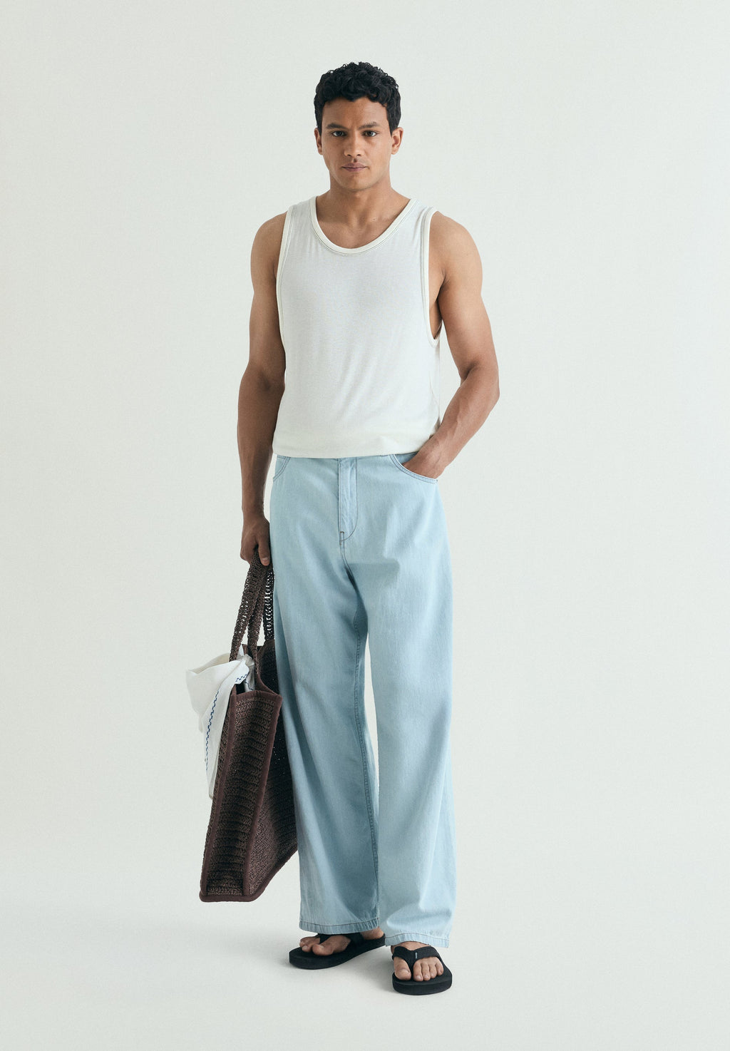 TANK TOP WITH CONTRAST STITCHING