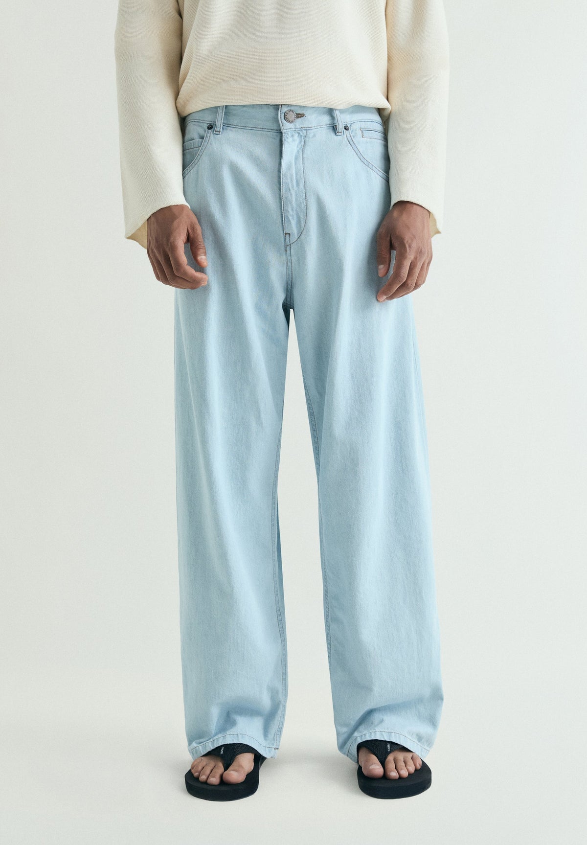 LIGHTWEIGHT COTTON JEANS