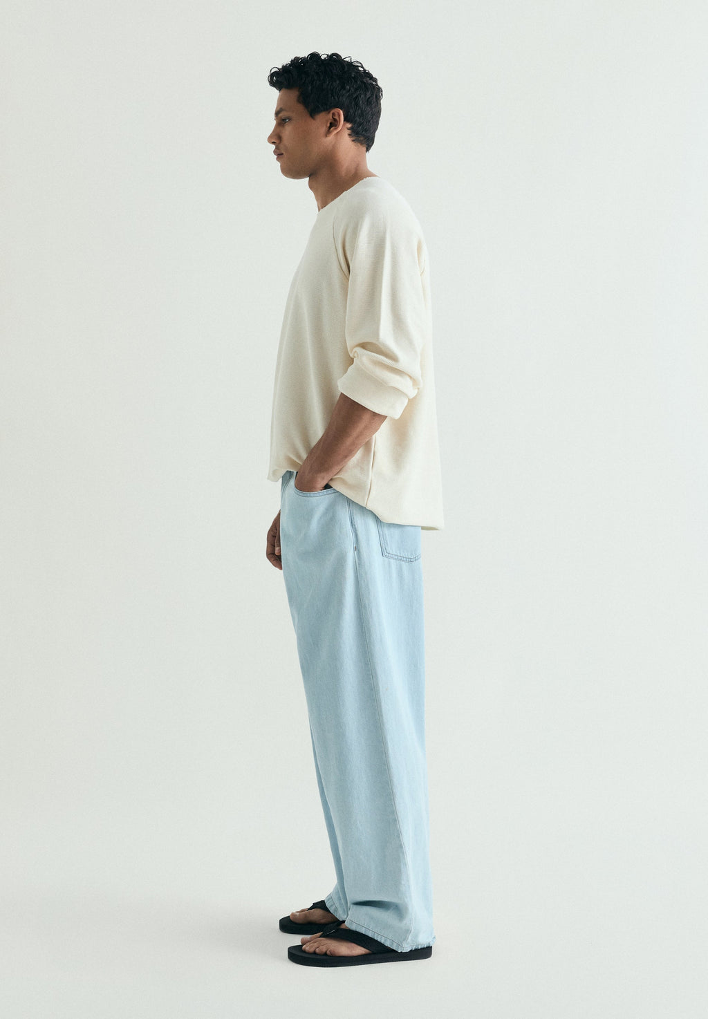 LIGHTWEIGHT COTTON JEANS