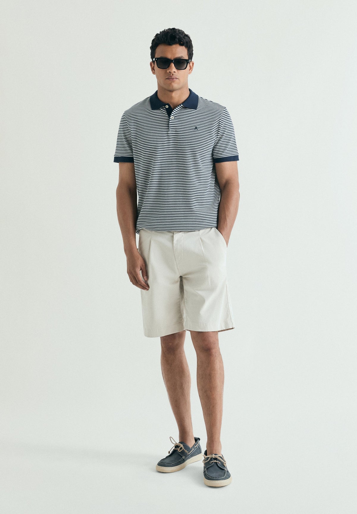 BERMUDA SHORTS WITH FRONT DARTS