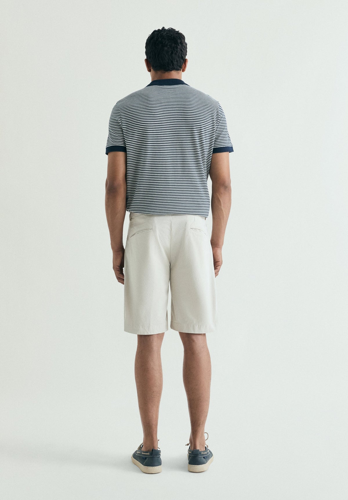 BERMUDA SHORTS WITH FRONT DARTS