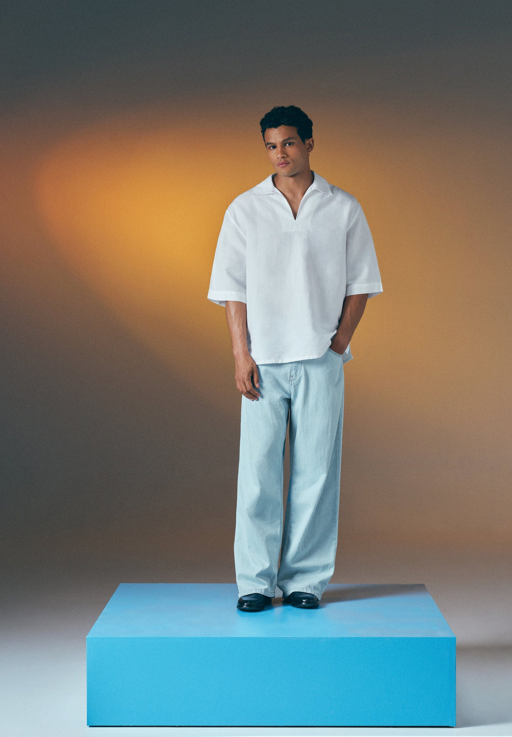 LIGHTWEIGHT COTTON JEANS