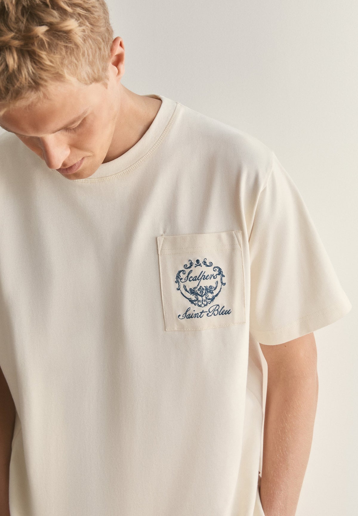 SCPOCKET SAINT BLEU TEE